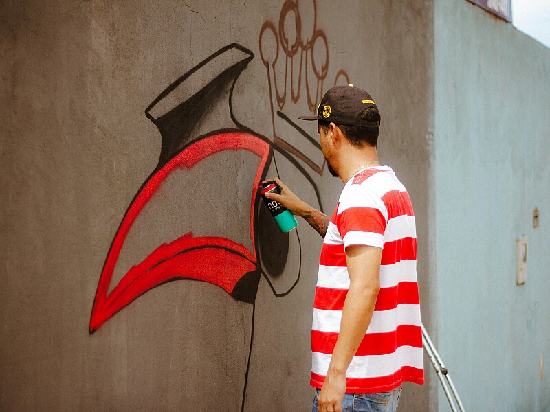 Graffiti auf Fassaden entfernen