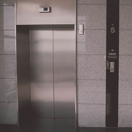 Aufzüge Friedl GmbH, Aufzugsysteme, Stahltürme für Aufzüge, Aufzugsmontagen, Wartung und Reparatur von Aufzügen, Rolltreppen, 7343, Neutal