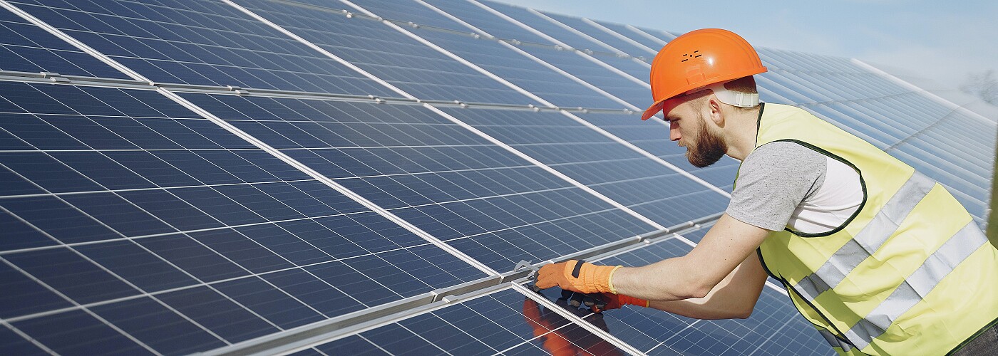 Wie oft müssen Solaranlagen gereinigt werden?, Reinigungsfirma
